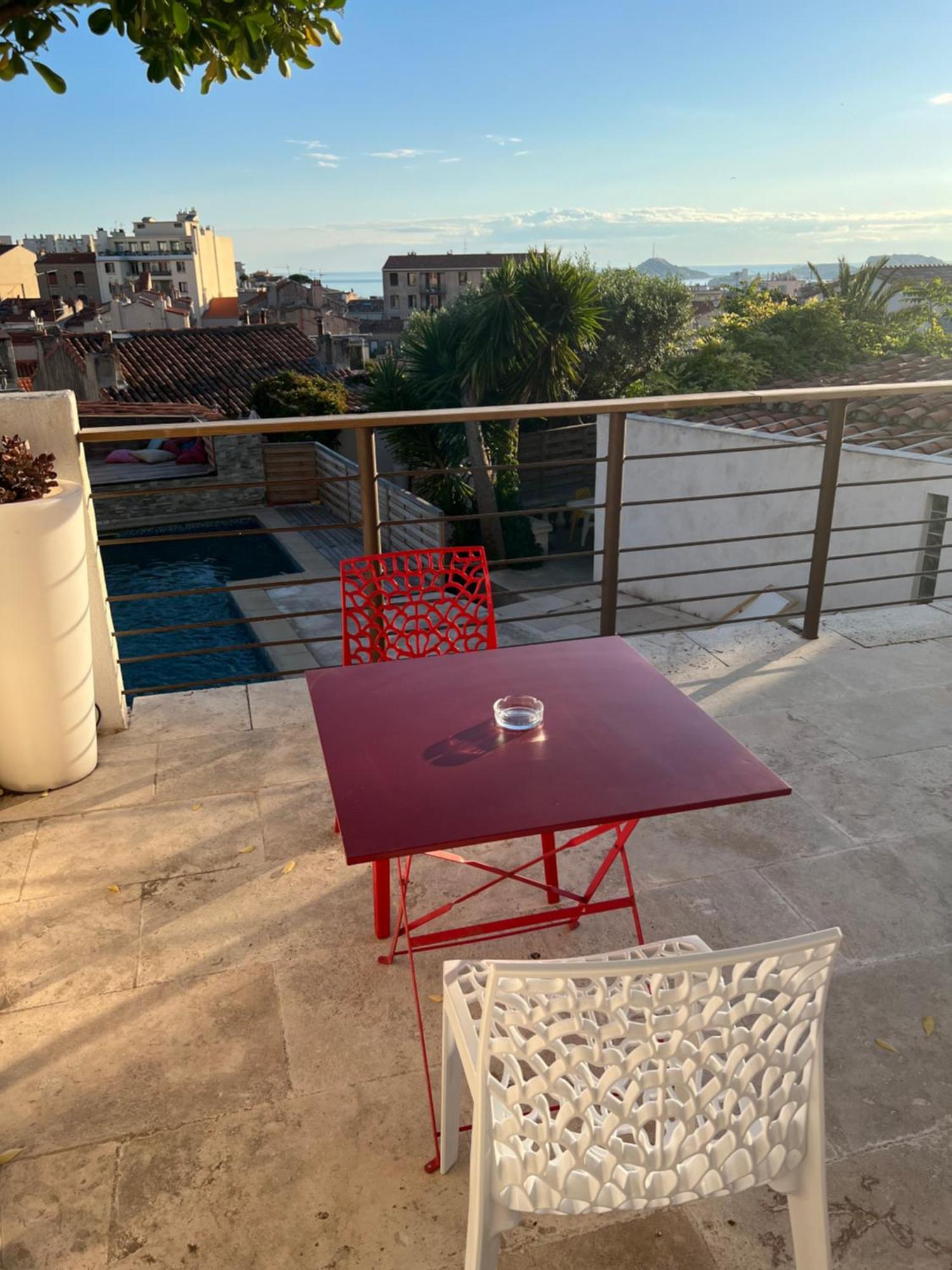 C'est La Qu'il Faut Venir Cet Ete A 2 * Marseille