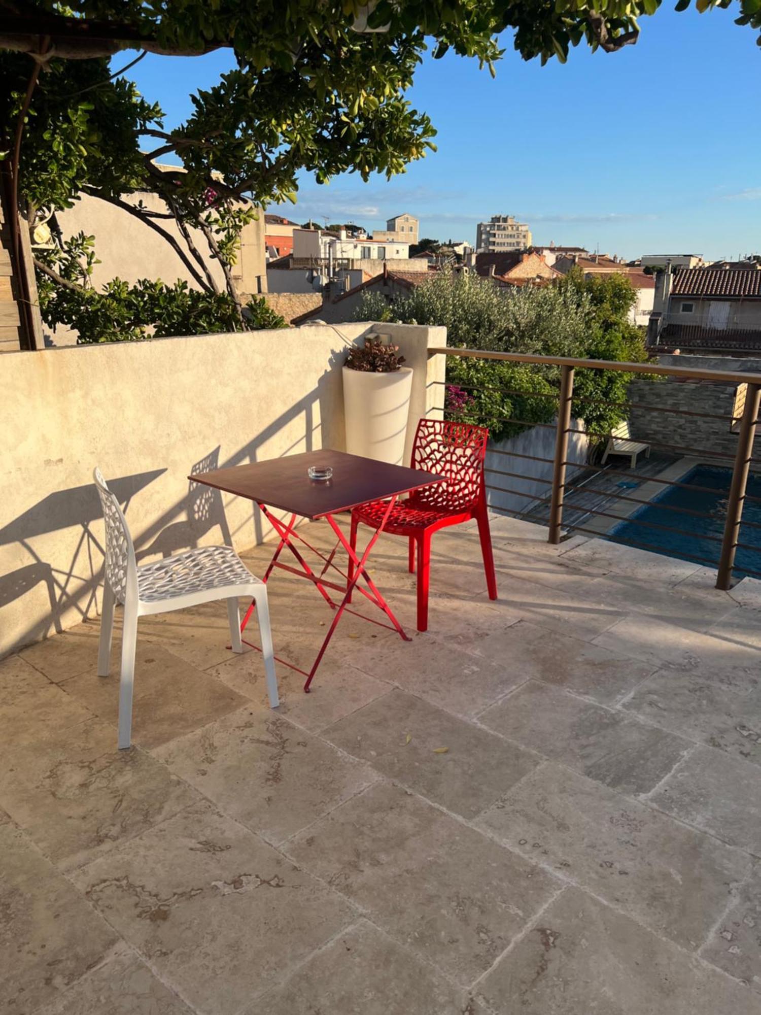 C'est La Qu'il Faut Venir Cet Ete A 2 * Marseille